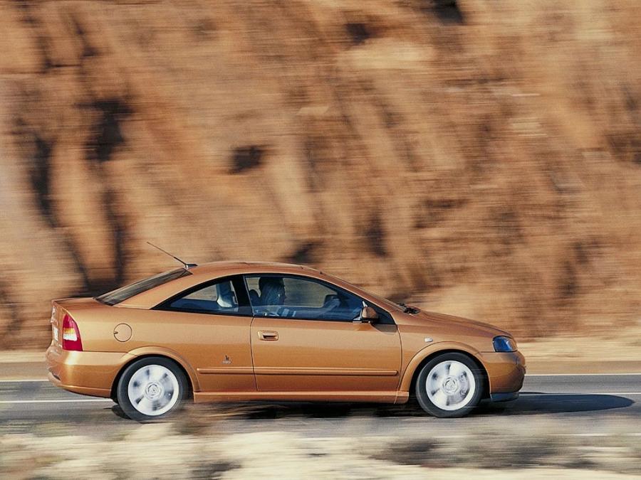  Opel Astra Coupe (G) 2000 года  (фото 29 из 42)